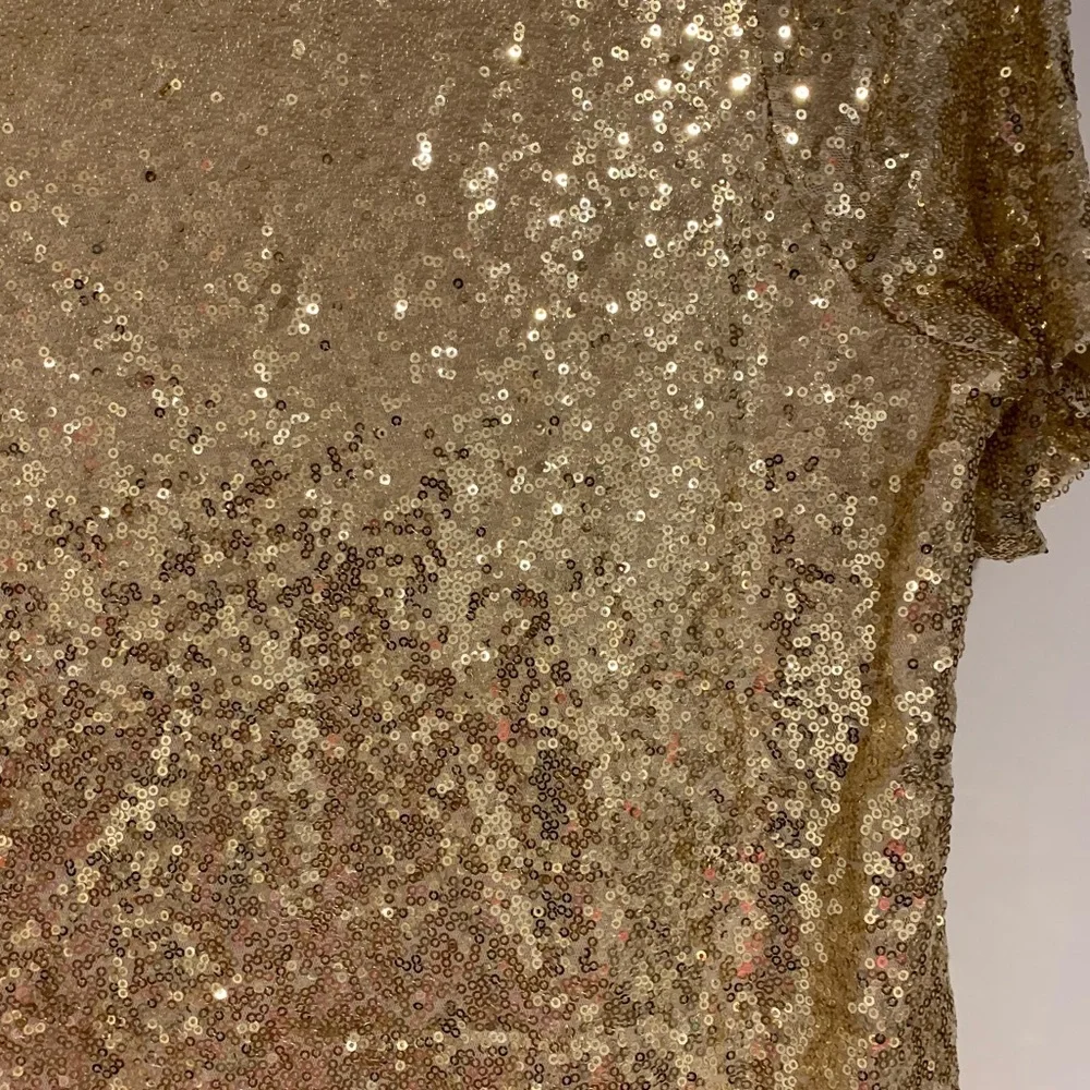 BooHoo - Gold Sequin Tshirt Dress - Picture 3 of 3